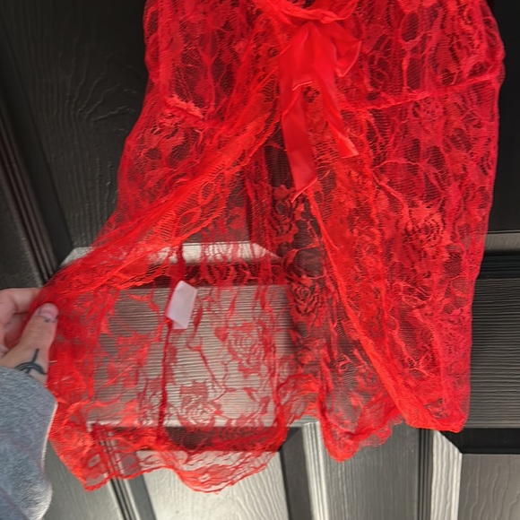 Super cute sheer lace top - Picture 3 of 4